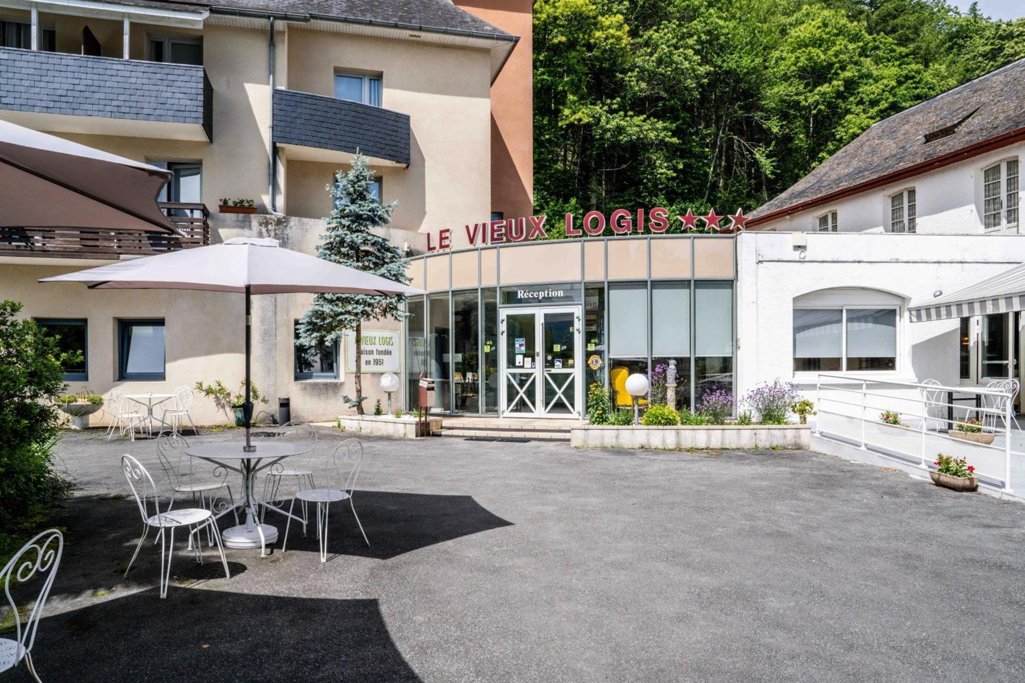 Hotel Logis Le Vieux Logis Lestelle-Bétharram Zewnętrze zdjęcie
